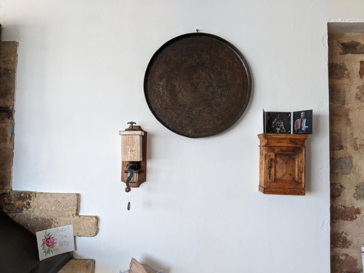 Diwan Hostel Tbilisi Buitenkant foto