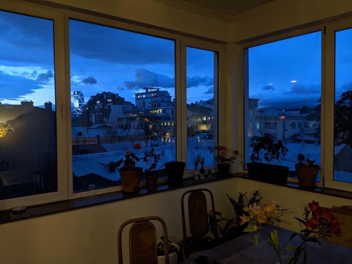 Diwan Hostel Tbilisi Buitenkant foto