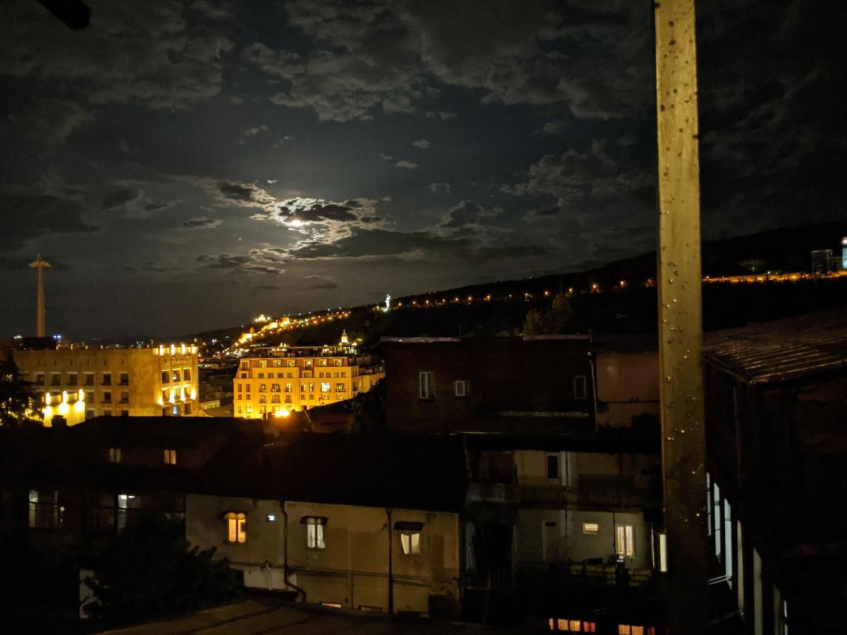 Diwan Hostel Tbilisi Buitenkant foto