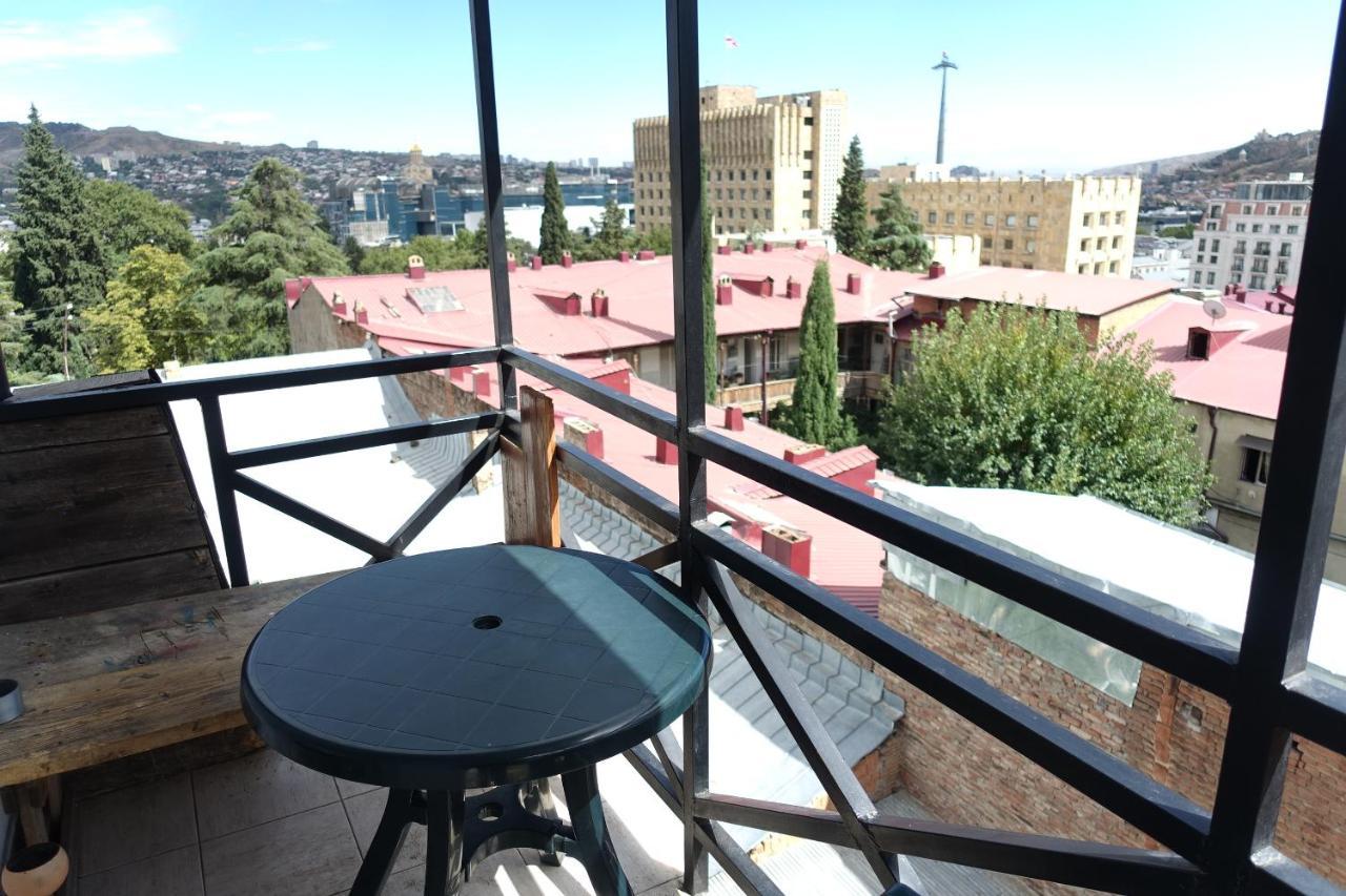 Diwan Hostel Tbilisi Buitenkant foto
