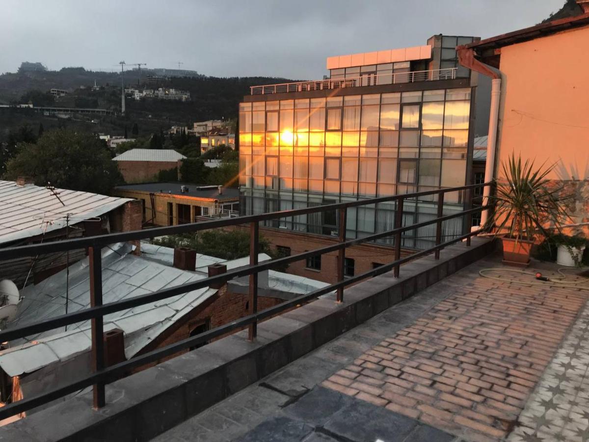 Diwan Hostel Tbilisi Buitenkant foto