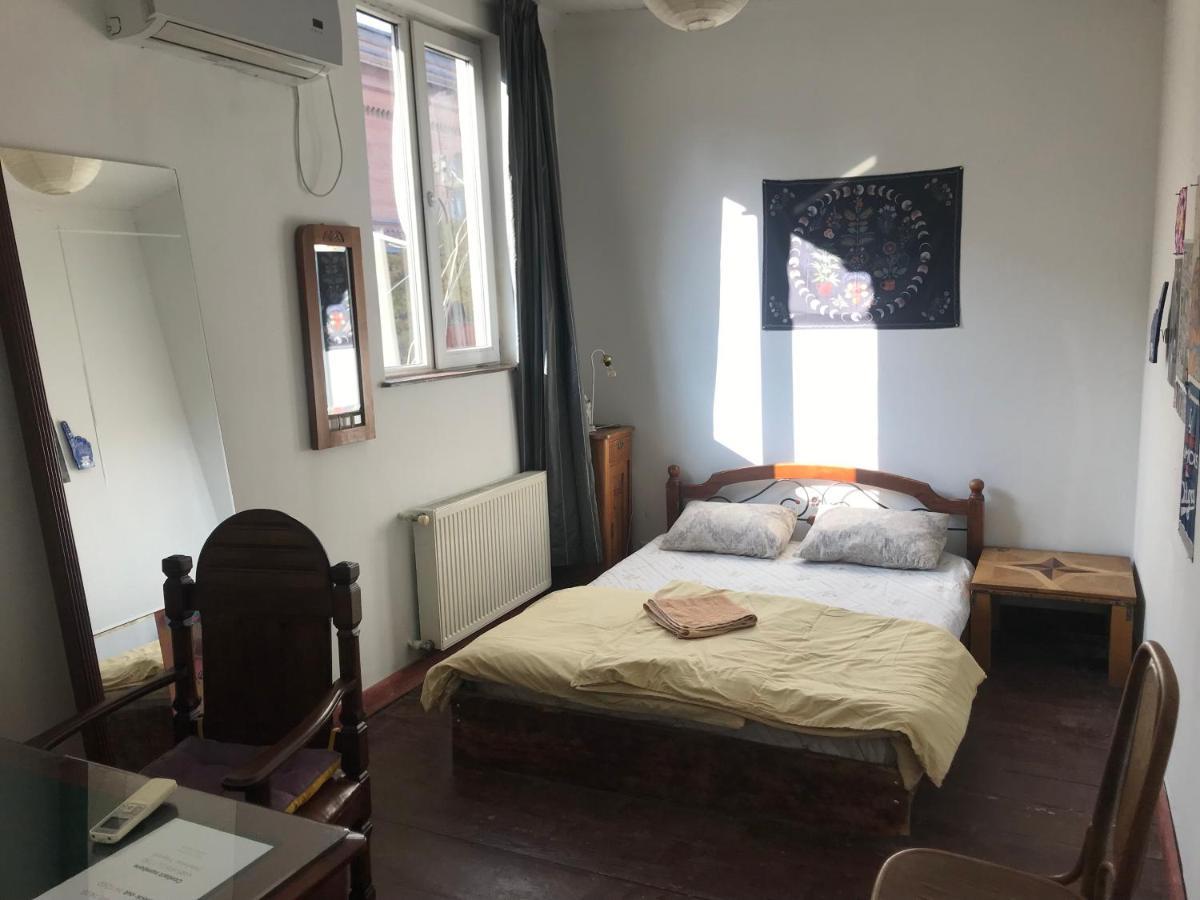 Diwan Hostel Tbilisi Buitenkant foto