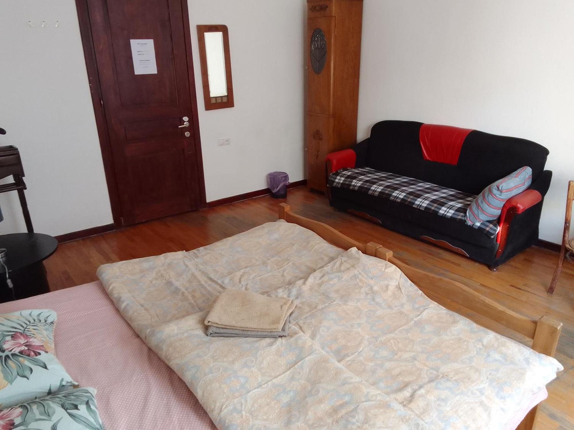 Diwan Hostel Tbilisi Buitenkant foto