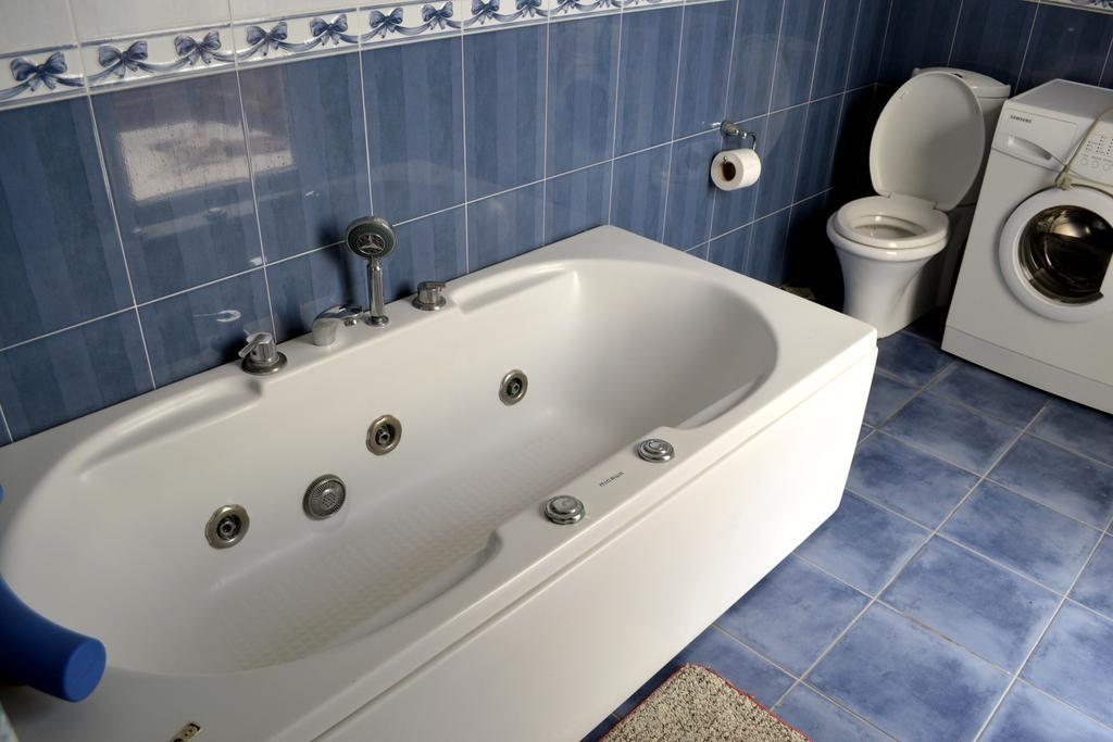 Diwan Hostel Tbilisi Buitenkant foto