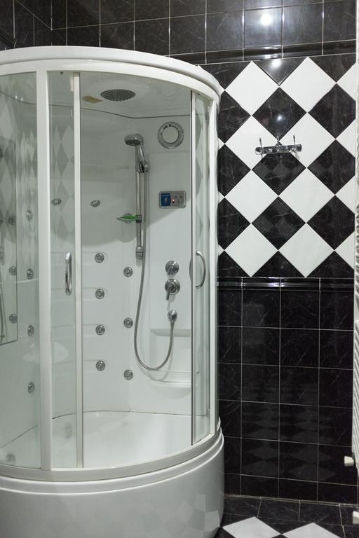 Diwan Hostel Tbilisi Buitenkant foto