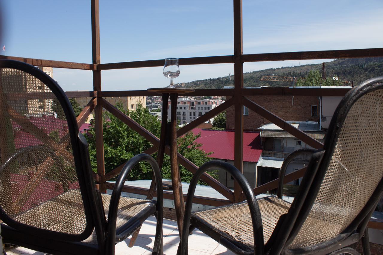 Diwan Hostel Tbilisi Buitenkant foto