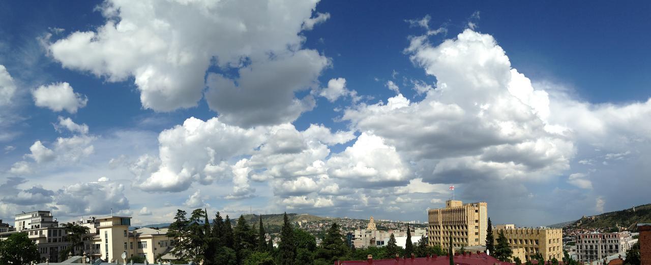 Diwan Hostel Tbilisi Buitenkant foto
