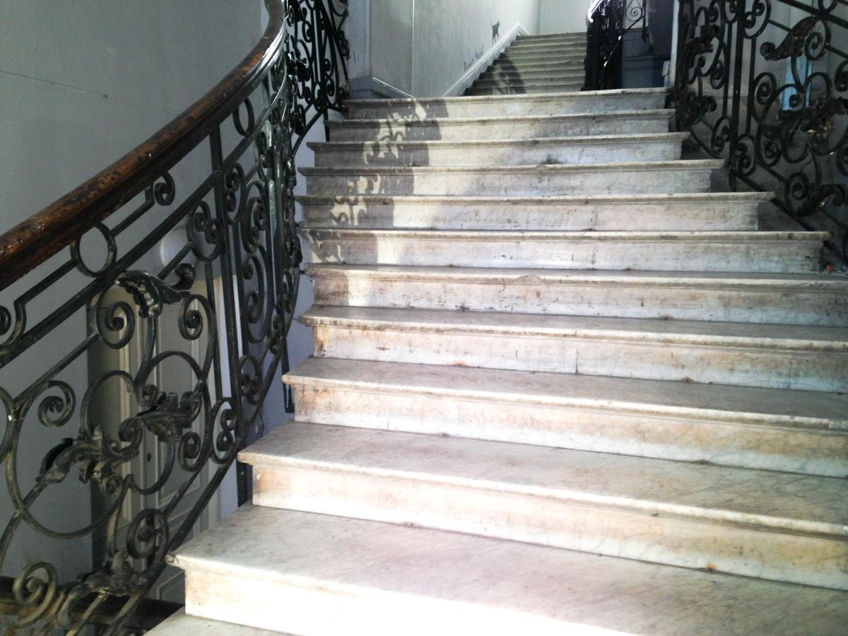 Diwan Hostel Tbilisi Buitenkant foto