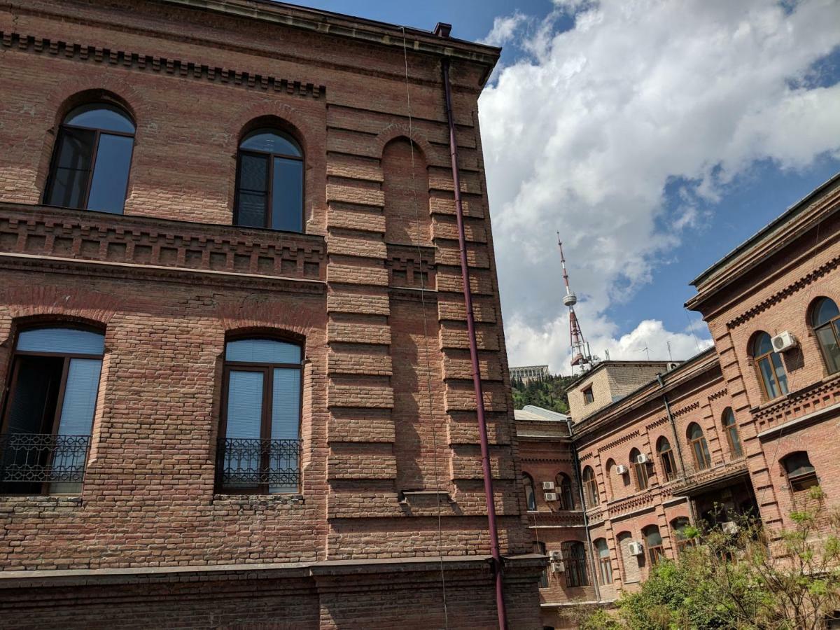 Diwan Hostel Tbilisi Buitenkant foto