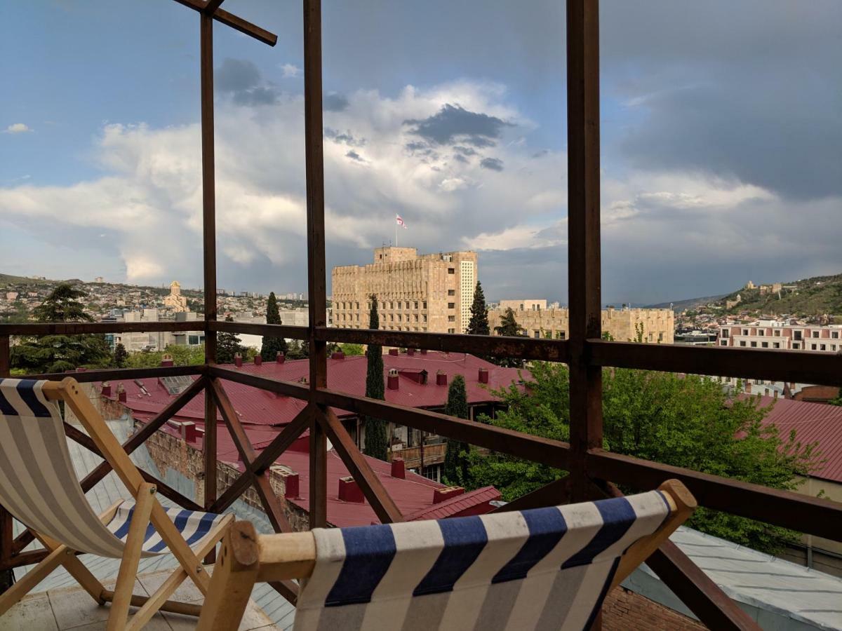 Diwan Hostel Tbilisi Buitenkant foto