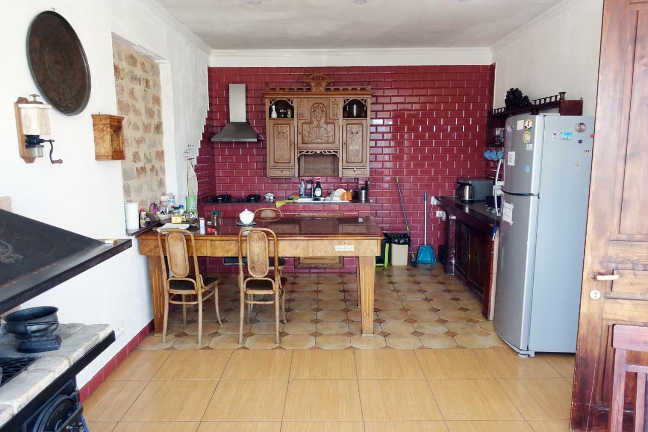 Diwan Hostel Tbilisi Buitenkant foto